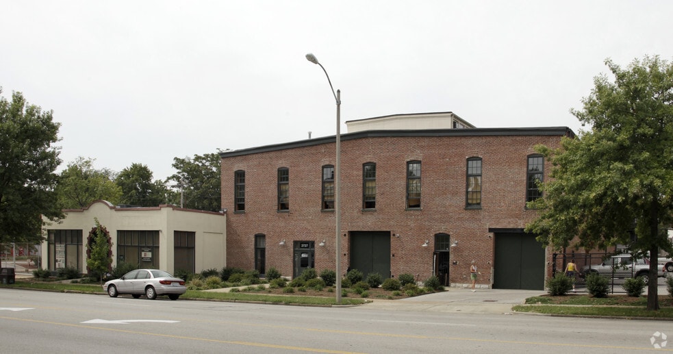 Primary Photo Of 2727-2731 S Jefferson Ave, Saint Louis Warehouse For Lease