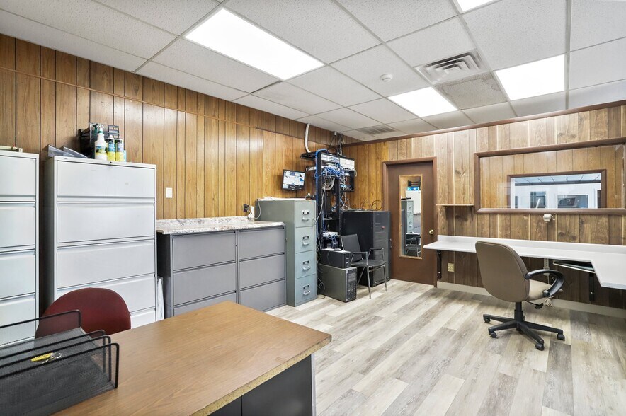 More Photos Of 12258 Buchanan Trl W, Mercersburg Flex For Lease