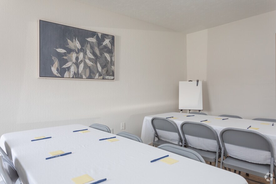 More Photos Of 3030 N Roberts Ave, Lumberton Hotel For Sale