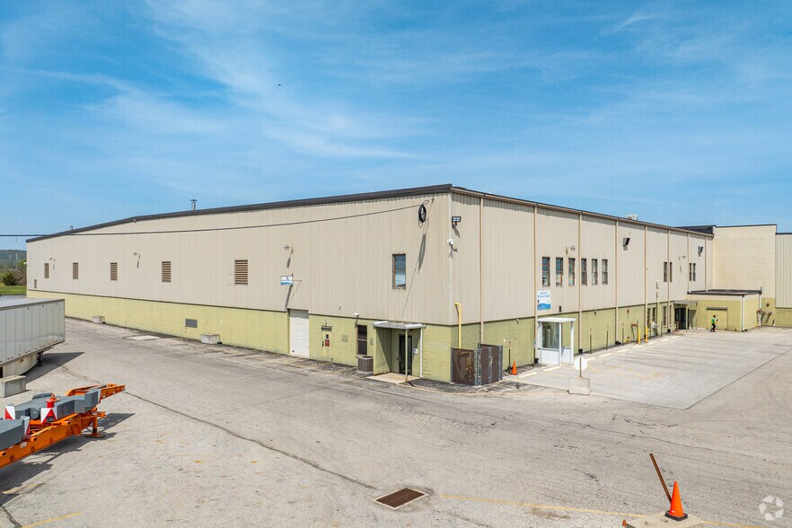 Primary Photo Of 240 Kindig Ln, Hanover Warehouse For Sale