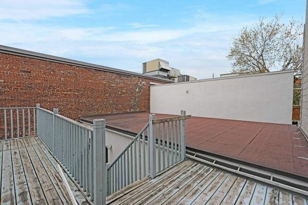 More Photos Of 113 Murray St, Ottawa Office For Sale