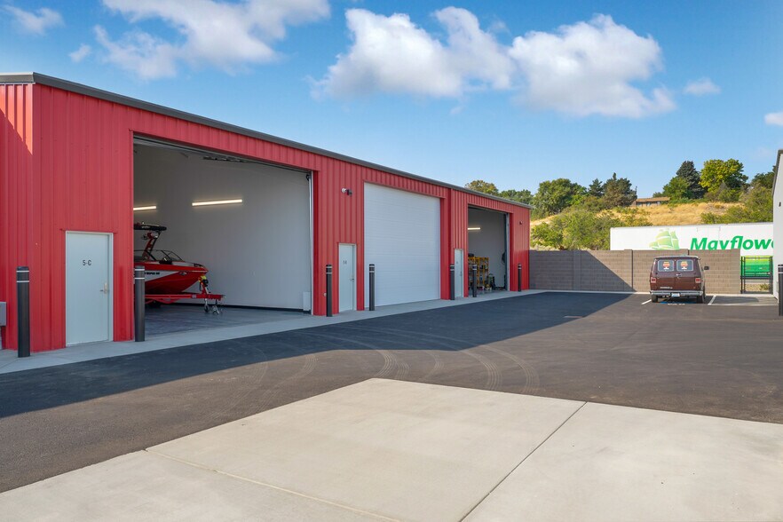 More Photos Of 300 Wellhouse Loop, Richland Self Storage For Lease