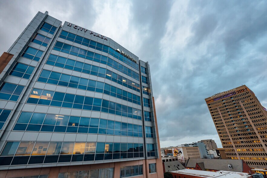 More Photos Of 400 Convention St, Baton Rouge Office For Lease