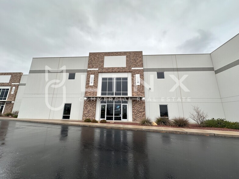 More Photos Of 4616 S Beehive Dr, St George Distribution For Lease