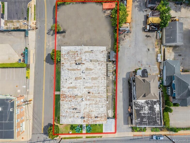 More Photos Of 133 Glenwood Rd, Glenwood Landing Warehouse For Sale