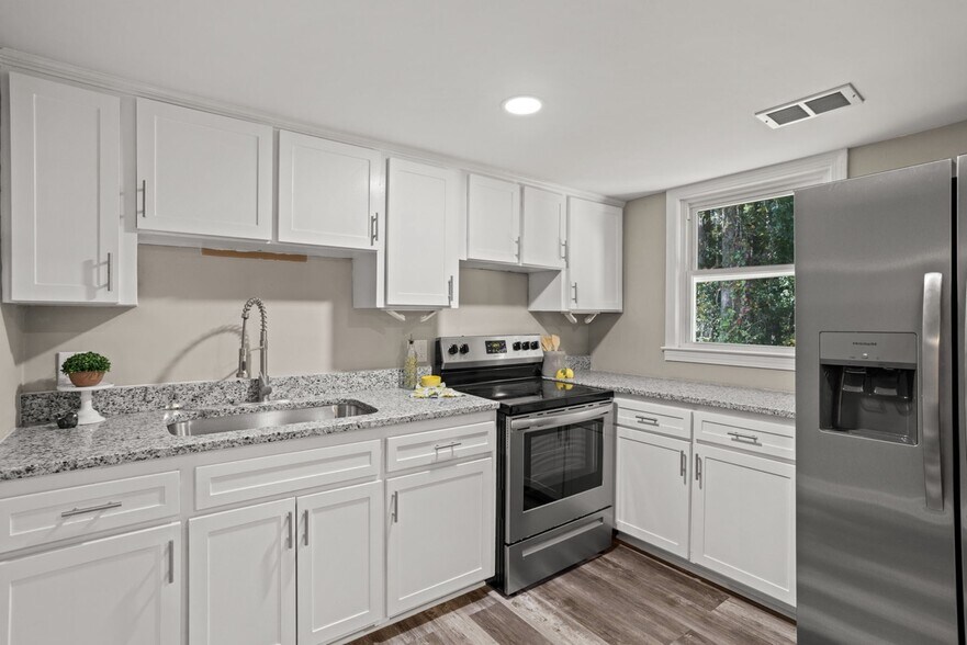 More Photos Of 110-118 Greenforest Cir, Liberty Apartments For Sale
