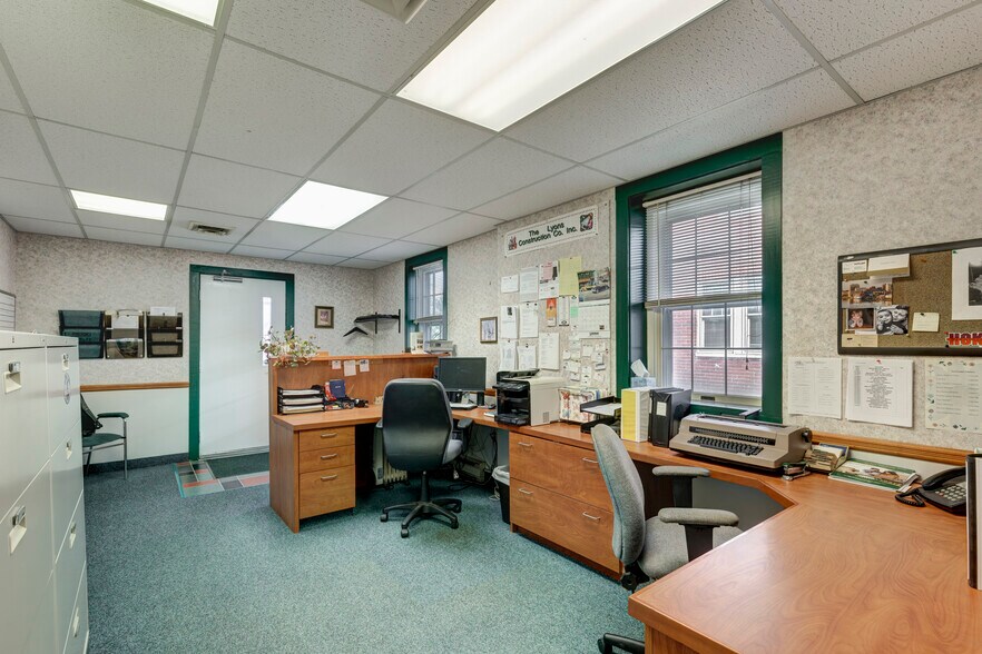 More Photos Of 1355 N Main St, Hampstead Office For Sale