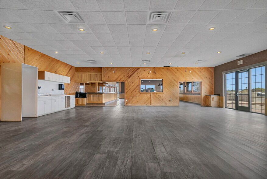 More Photos Of 14860 165th Ave, Becker Restaurant For Sale