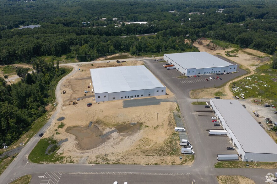 More Photos Of 22 Roberts Lane, Clifton Park Warehouse For Lease