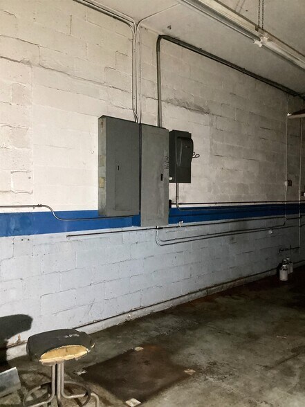 More Photos Of 114 Washington Ave NW, Russellville Auto Repair For Sale