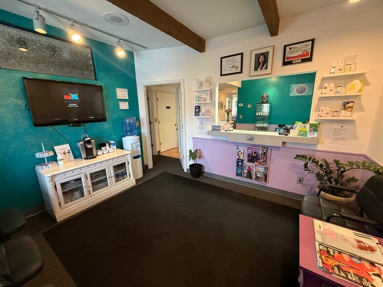 More Photos Of 2980-2982 E Fort Lowell Rd, Tucson Office For Sale