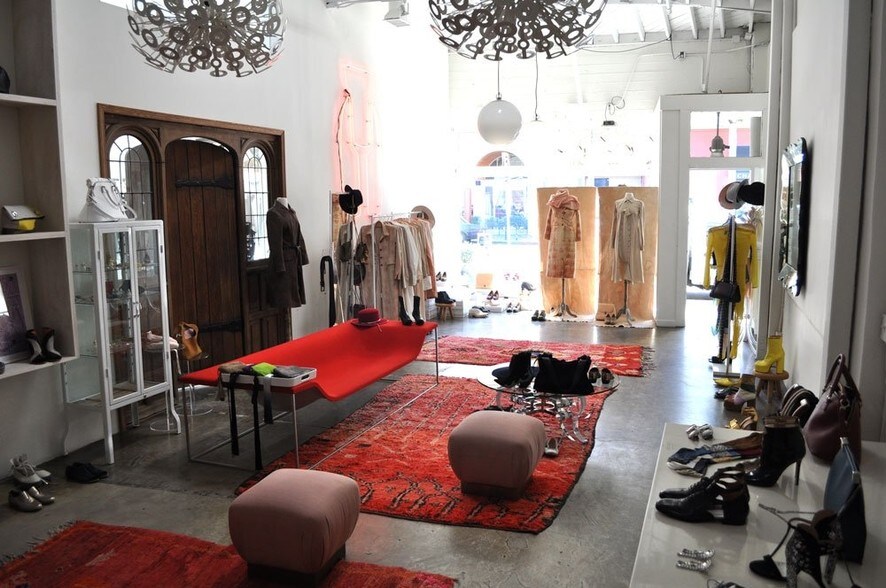 More Photos Of 210-226 Main St, Venice Storefront Retail Office For Lease