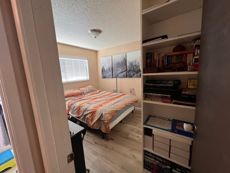 More Photos Of 271 Clay St E, Monmouth Apartments For Sale