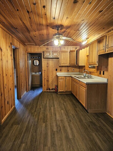 More Photos Of 513 PA-492, New Milford Office Residential For Lease