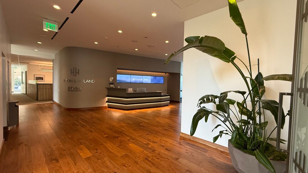 More Photos Of 243 N Canon Dr, Beverly Hills Office For Lease