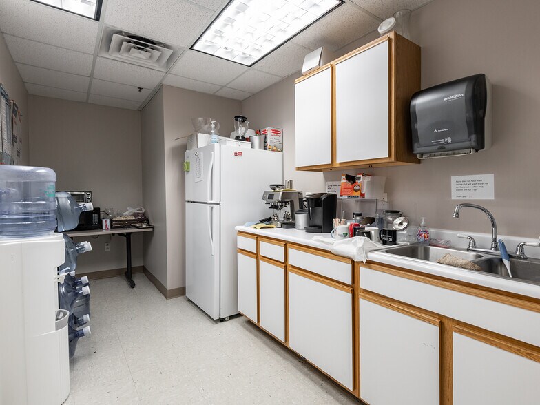 More Photos Of 4003 Out Look Dr, Hurricane Office For Sale