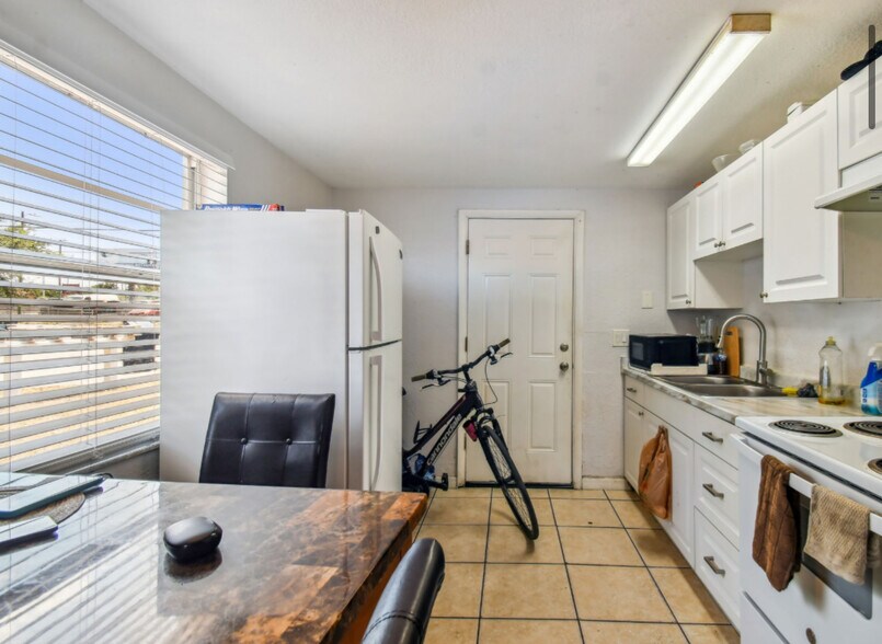 More Photos Of 4507-4517 E Giddens Ave, Tampa Multifamily For Sale