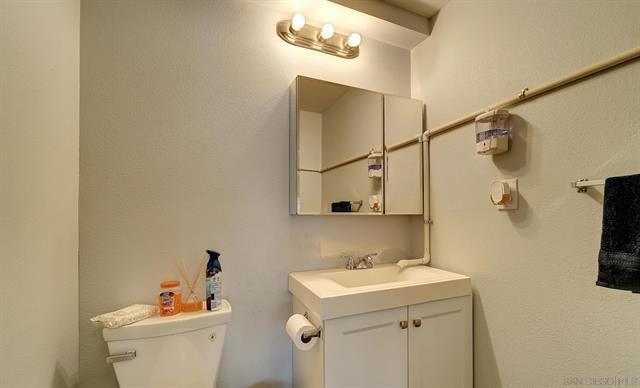 More Photos Of 1990 S Santa Fe Ave, Vista Freestanding For Lease