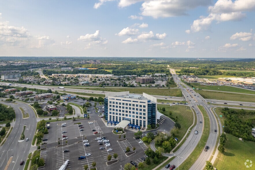 More Photos Of 4200 Little Blue Pky, Independence Office For Lease