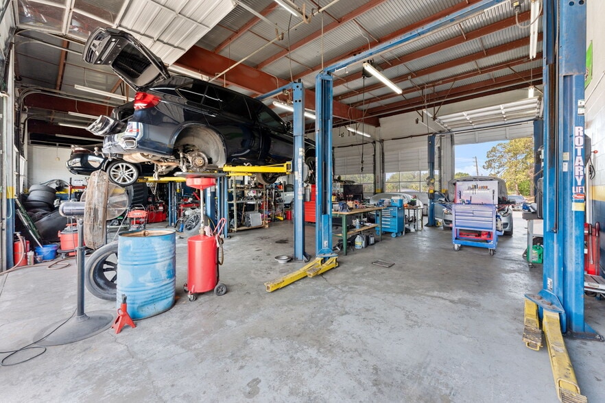 More Photos Of 6135 Salt Springs Rd, Port Richey Auto Repair For Sale