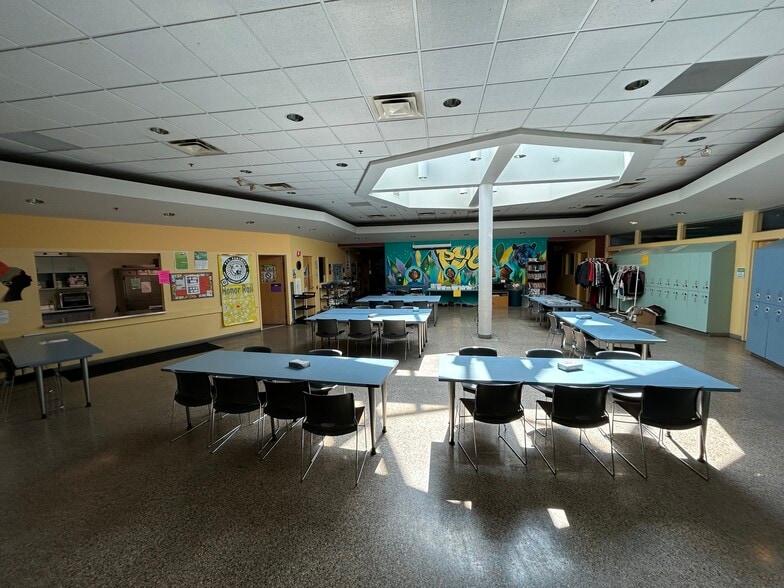 More Photos Of 2021 W Broadway Ave, Minneapolis Lodge Meeting Hall For Lease