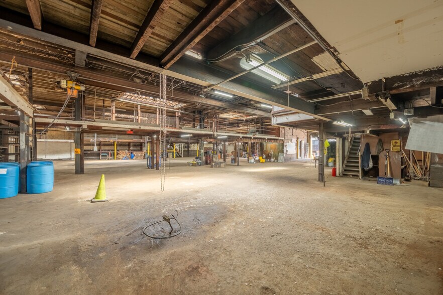 More Photos Of 4332 33rd St, Long Island City Industrial For Sale