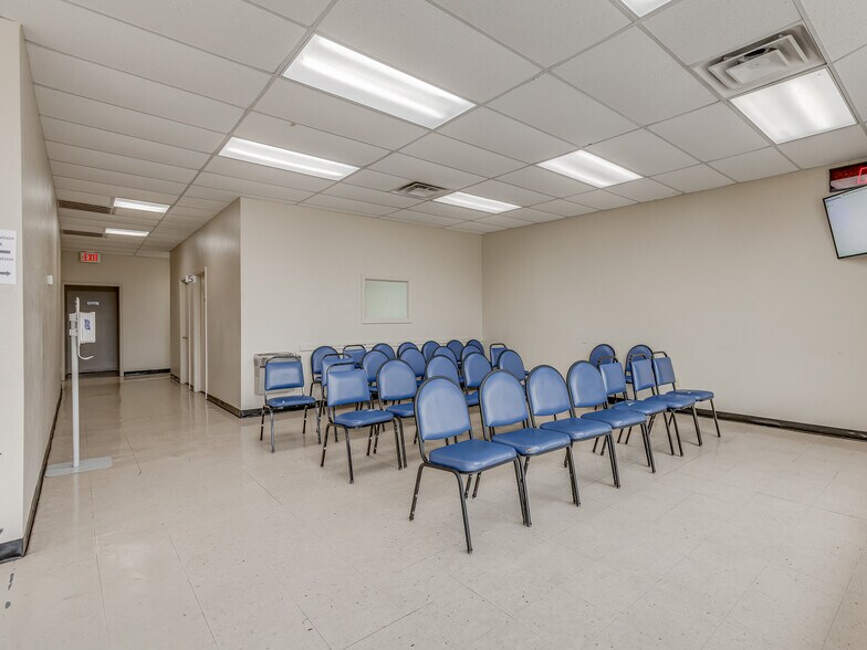 More Photos Of 430 N Berry Rd, Norman Medical For Sale