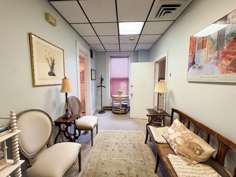 More Photos Of 79 Trumbull St, New Haven Apartments For Sale