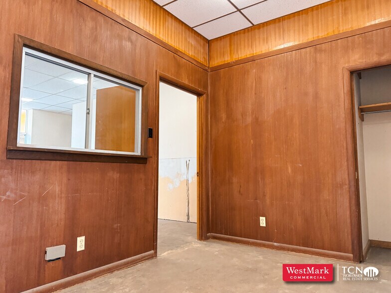 More Photos Of 2310 Ave. Q, Lubbock Office For Lease