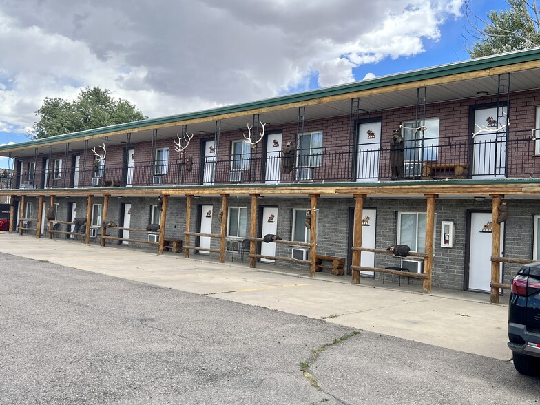 Primary Photo Of 501 S 6th St, Thermopolis Hotel For Sale