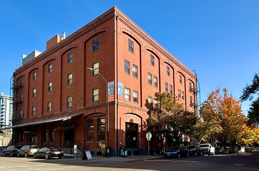 More Photos Of 1231 NW Hoyt St, Portland Loft Creative Space For Lease