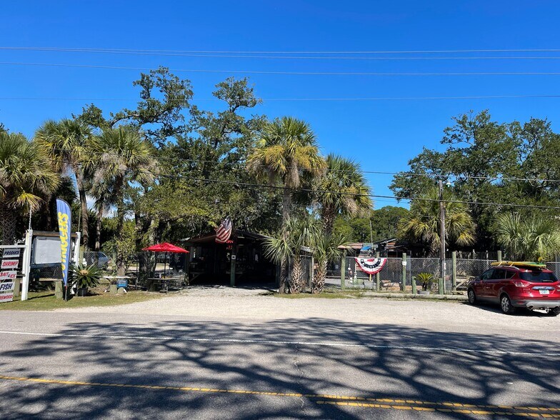 Primary Photo Of 2111 Sea Island Pky, Saint Helena Island General Retail For Sale