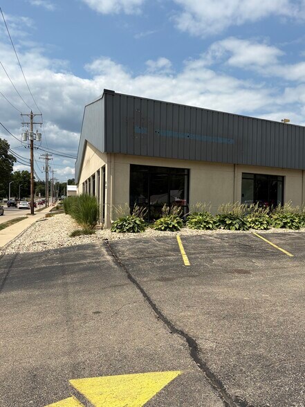 Primary Photo Of 730 Madison Ave, Fort Atkinson General Retail For Lease