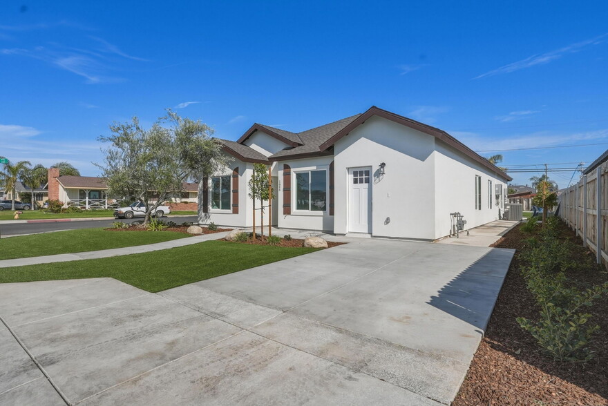 More Photos Of 1646 Clinton St, Delano Multifamily For Sale