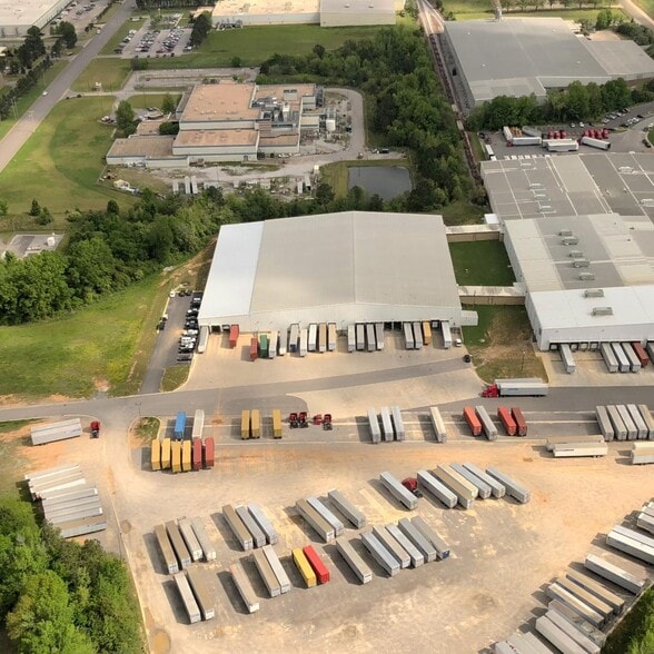 More Photos Of 1180 Commerce Dr, Tuscaloosa Warehouse For Lease