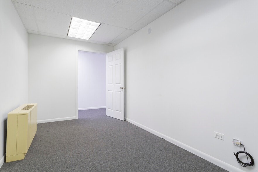 More Photos Of 1835 N 19th Ave, Melrose Park Medical For Lease