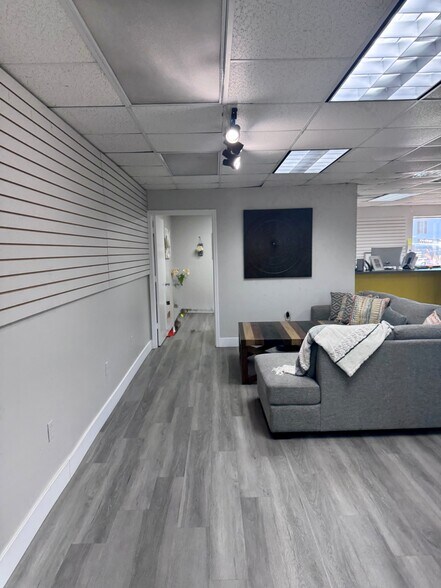 More Photos Of 6134 Taylor Rd, Naples Warehouse For Sale