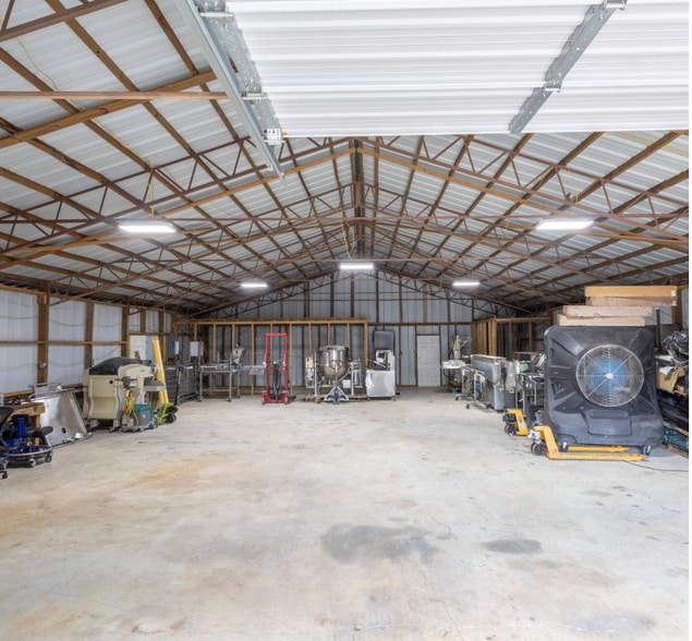 More Photos Of 135 Lime Rock Rd, Tuscumbia Warehouse For Sale