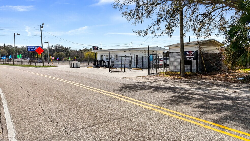 More Photos Of 7116 Rose Ave, Orlando Auto Dealership For Sale
