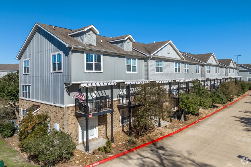 More Photos Of 1725 Harvey Mitchell Pky S, College Station Apartments For Sale