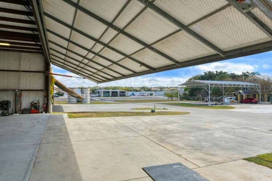 More Photos Of 28120 Boerne Stage Rd, Boerne Specialty For Sale