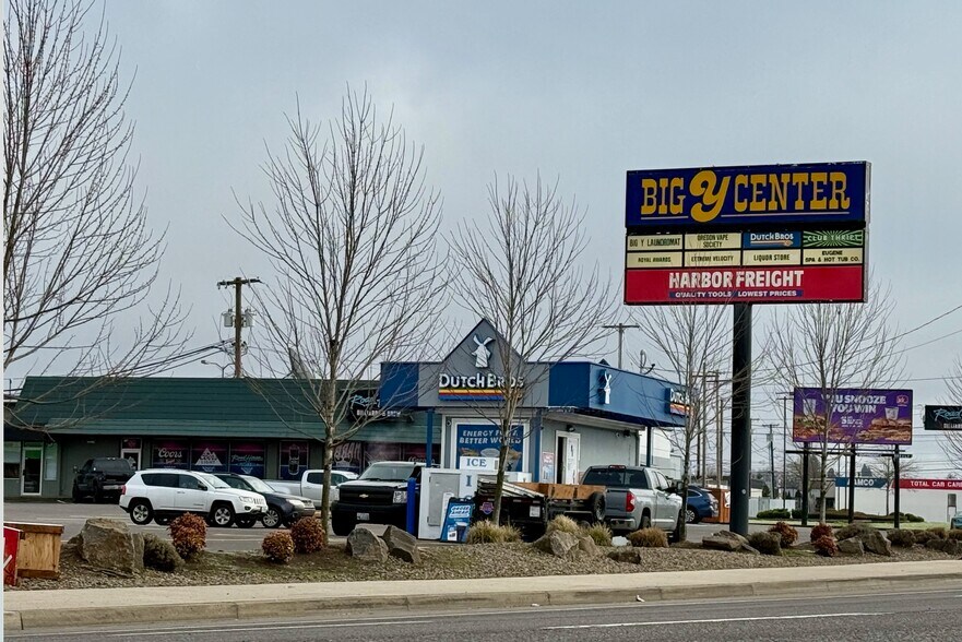More Photos Of 2175 W 7th Ave, Eugene Freestanding For Lease