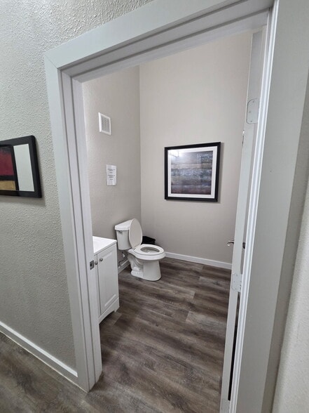 More Photos Of 11457 Dennis Rd, Dallas Apartments For Lease