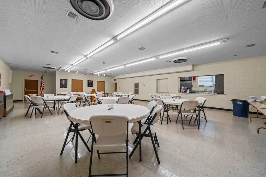 More Photos Of 126 N Elizabeth Ln, Rock Hill Flex For Sale