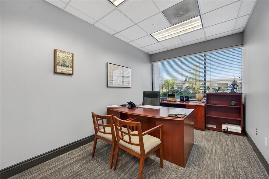 More Photos Of 7060 N Fresno St, Fresno Office For Lease