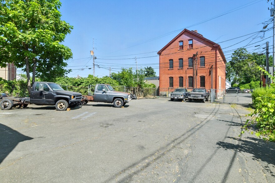 More Photos Of 285 Elm St, Westfield Storefront Retail Residential For Sale