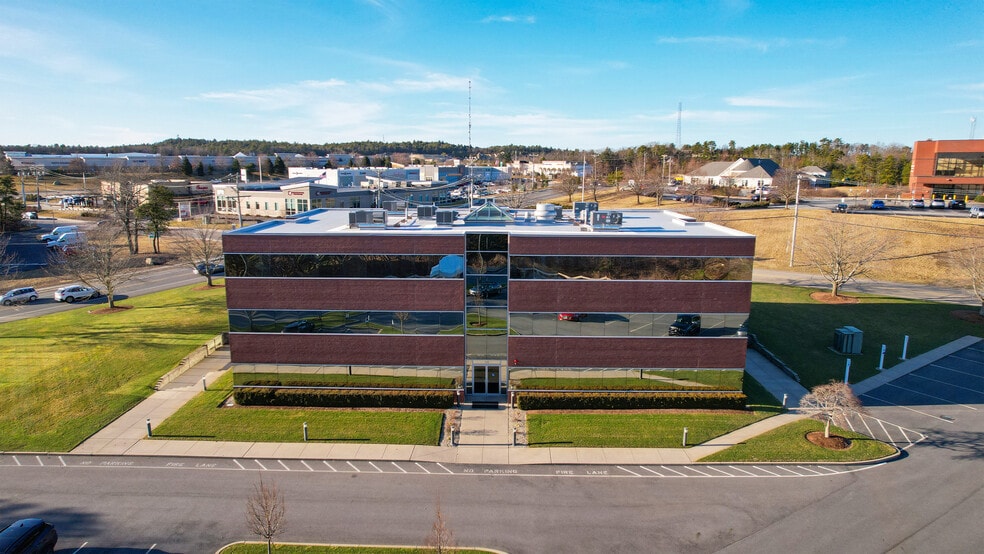 More Photos Of 50 Resnik Rd, Plymouth Office For Lease
