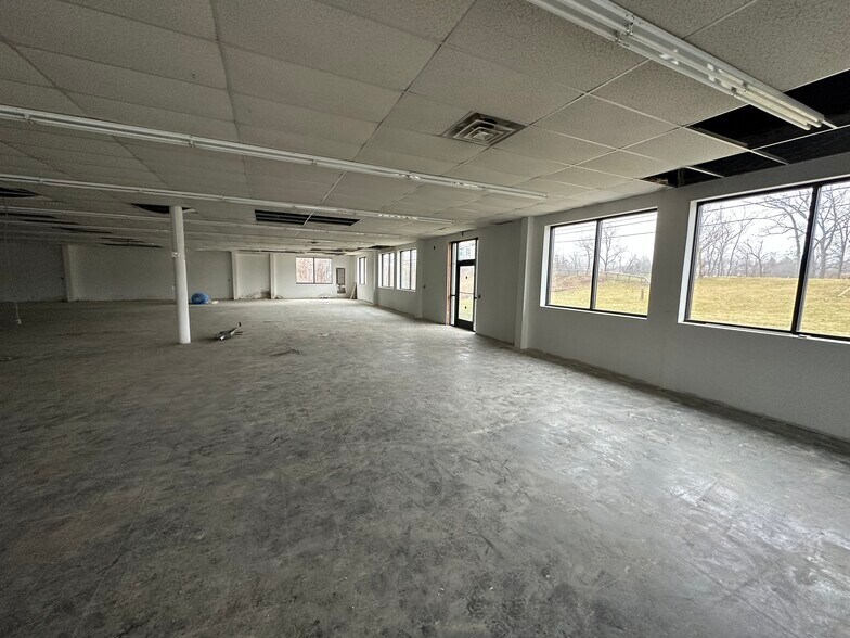 More Photos Of 3310 Southwestern Blvd, Orchard Park Freestanding For Lease