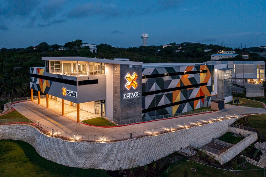 More Photos Of 4229 N FM 620 Hwy, Austin Showroom For Sale