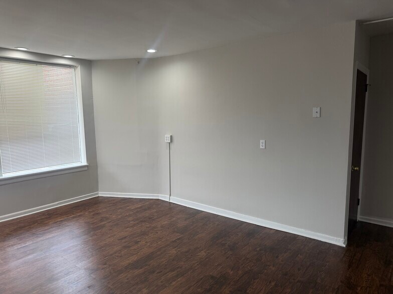 More Photos Of 7401 Woodbine Ave, Philadelphia Storefront Retail Residential For Lease